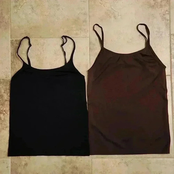Lot of 2 Basic Tanks - Picture 1 of 14